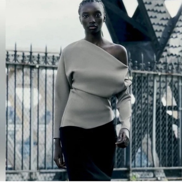 ASYMMETRIC RUCHED TOP - Picture 2 of 5